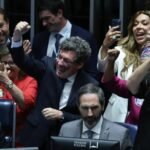 Promulgadas as emendas constitucionais sobre agentes de saúde e fim da escala 6×1
